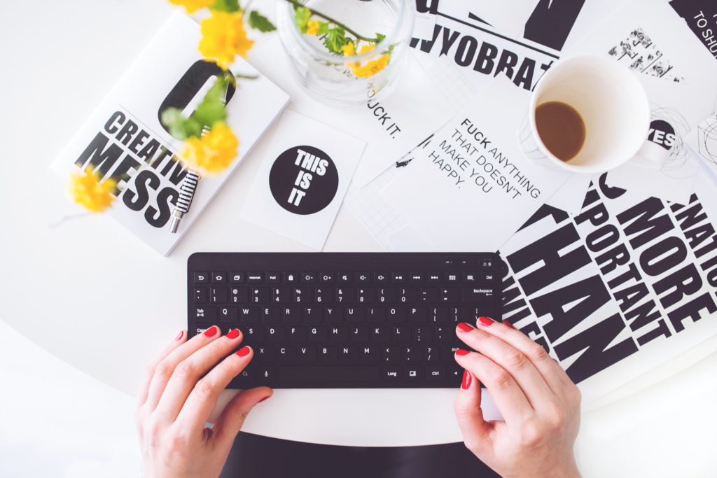Unternehmensblog. Online-Marketing. Online-Journal. Corporate Blog. Firmenblog. Traffic und Lead-Generierun. Content-Marketing. Online-Sichtbarkeit. Brand Born.