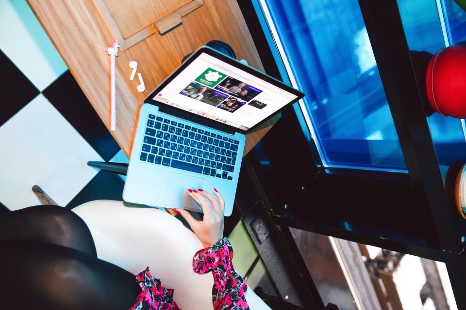 Website-Entwicklung: Die Grundlagen einer Erfolgreichen Online-Präsenz: Responsives Design, Benutzererfahrung (UX), Website Sicherheit, Website Ladezeiten