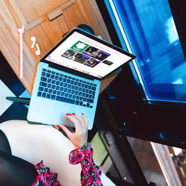 Website-Entwicklung: Die Grundlagen einer Erfolgreichen Online-Präsenz: Responsives Design, Benutzererfahrung (UX), Website Sicherheit, Website Ladezeiten